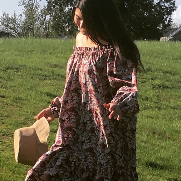 Beautiful Cotton Off The Shoulder Dress - Picture 3 of 7